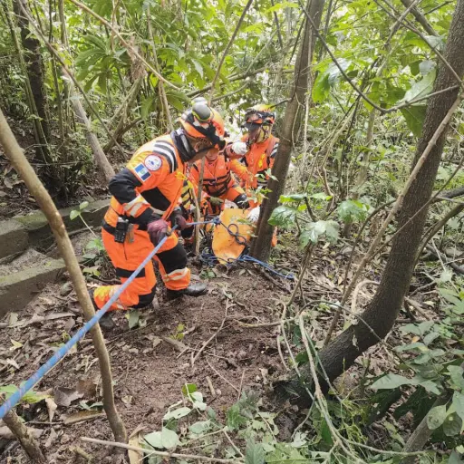 El cuerpo de la menor fue hallado en la hidroeléctrica de la zona 6. ,Bomberos Voluntarios