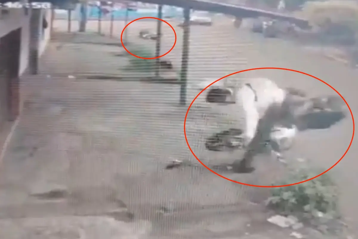 Motoristas se accidentan en Escuintla. , Captura de pantalla video Facebook.