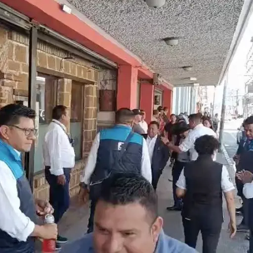 En este sector se lleva a cabo la reunión de alcaldes para abordar el tema del decreto 7-2025. ,Dayana Rashón/EU