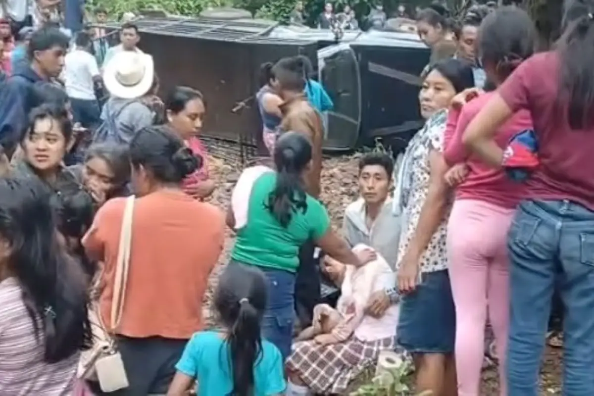 El carro se accidentó al intentar cruzar un río., Captura de pantalla.