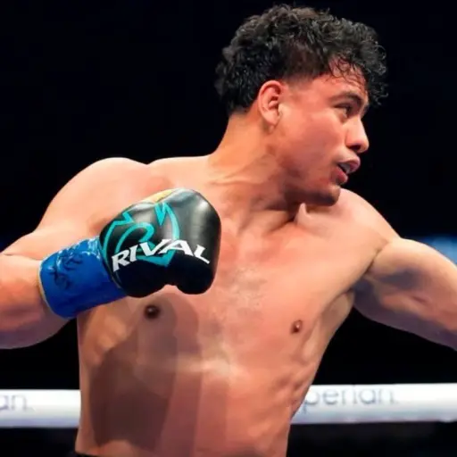 Lester Martínez se mantiene invicto tras 20 peleas como profesional 