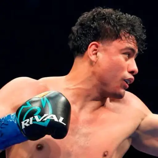 Lester Martínez se mantiene invicto tras 20 peleas como profesional 