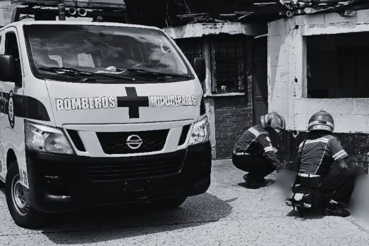 El incidente armado cobró la vida de un hombre en la colonia Landívar, zona 7., Bomberos Municipales. 