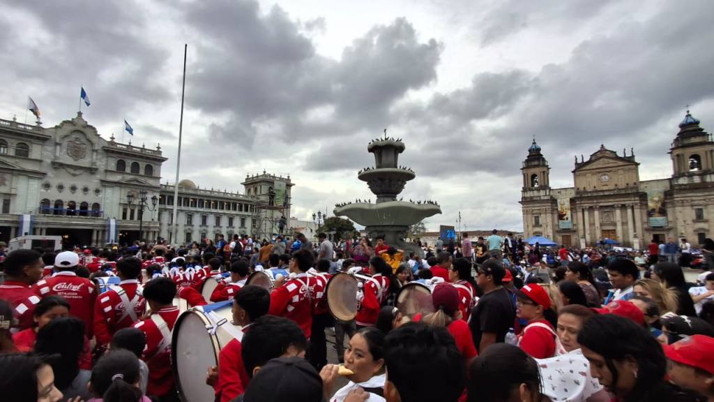 Plaza de la Constitución lista para actos de Independencia | Álex Meoño