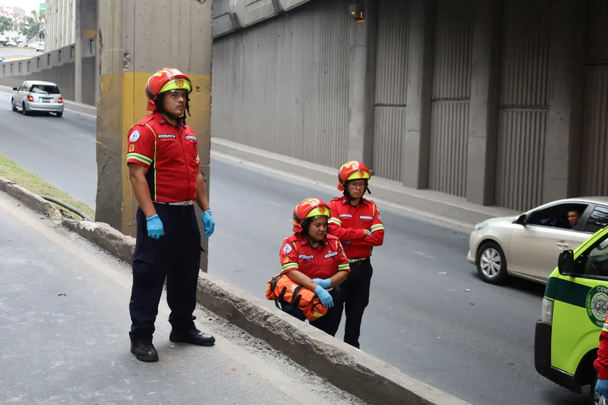 Los rescatistas lamentaron la pérdida de dos vidas por accidente de motocicleta., Bomberos Municipales. 