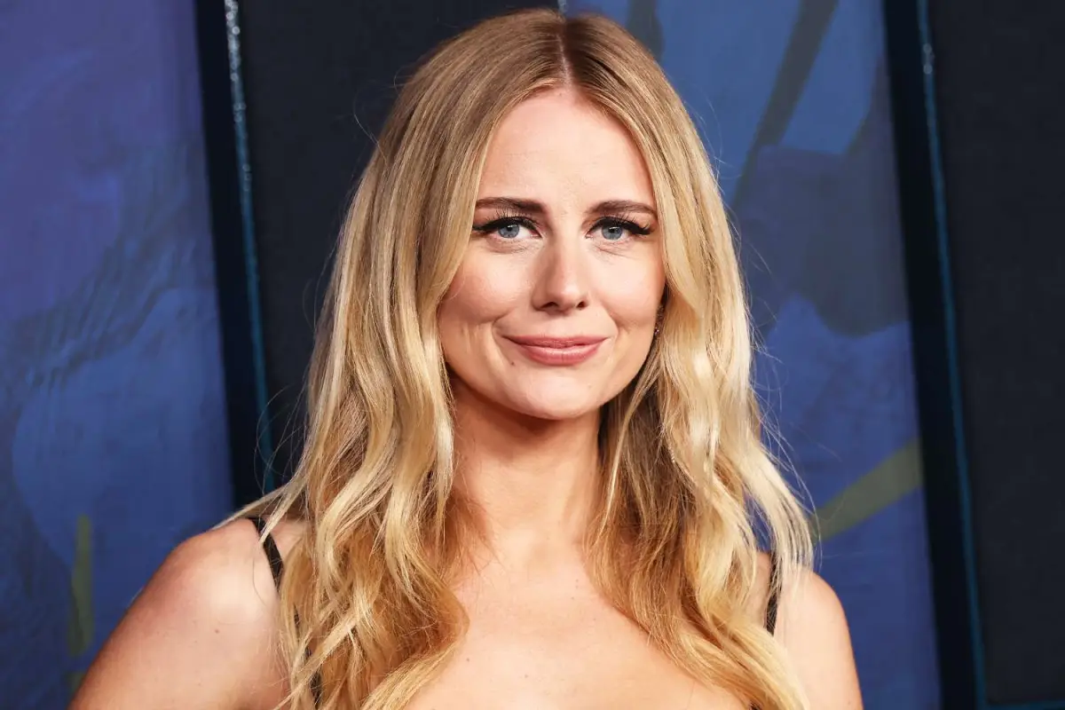 Justine Lupe, Instagram