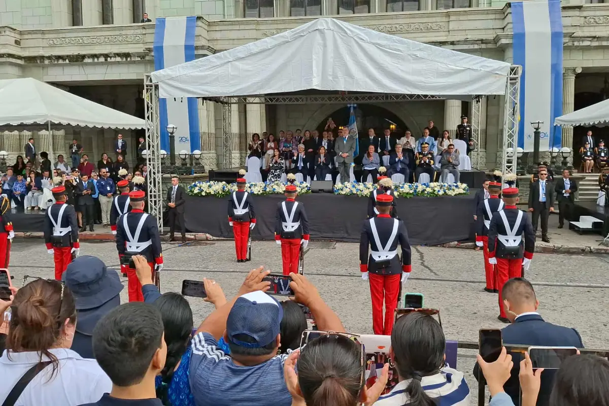 ., Alex Meoño/Emisoras Unidas