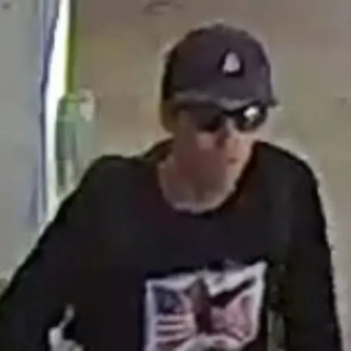 Foto del sospechoso del asesinato de Charlie Kirk ,FBI