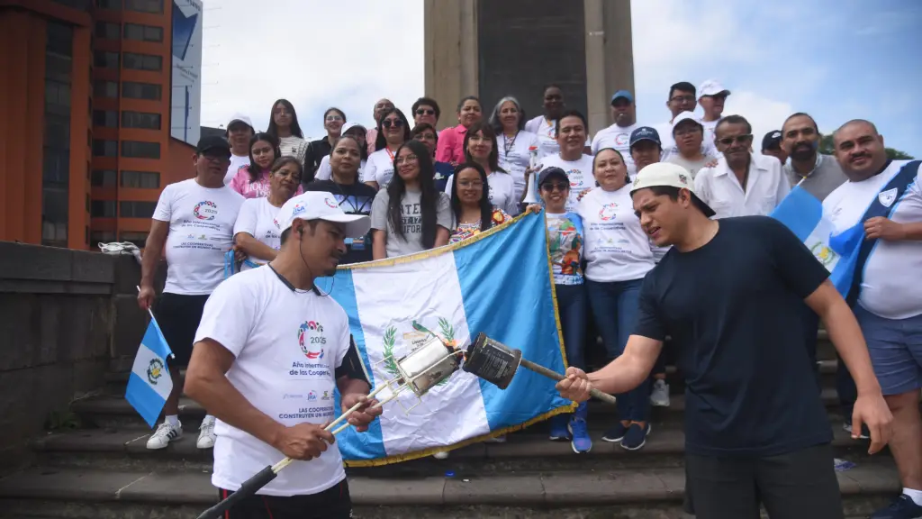 Guatemaltecos acudieron este viernes 12 de septiembre de 2025 para encender las antorchas. ,Omar Solís/Emisoras Unidas