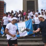 Guatemaltecos acudieron este viernes 12 de septiembre de 2025 para encender las antorchas. ,Omar Solís/Emisoras Unidas