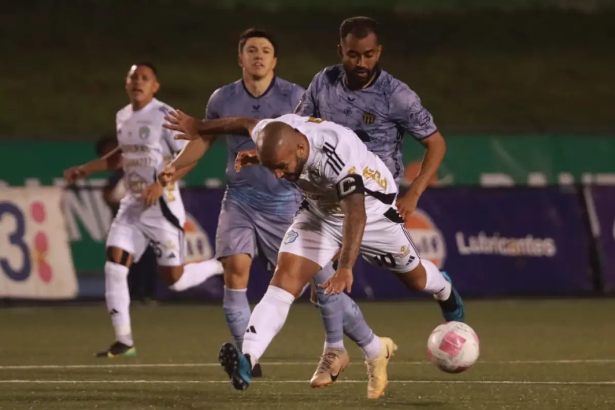 Partido entre Comunicaciones y Antigua GFC - Alex Meoño