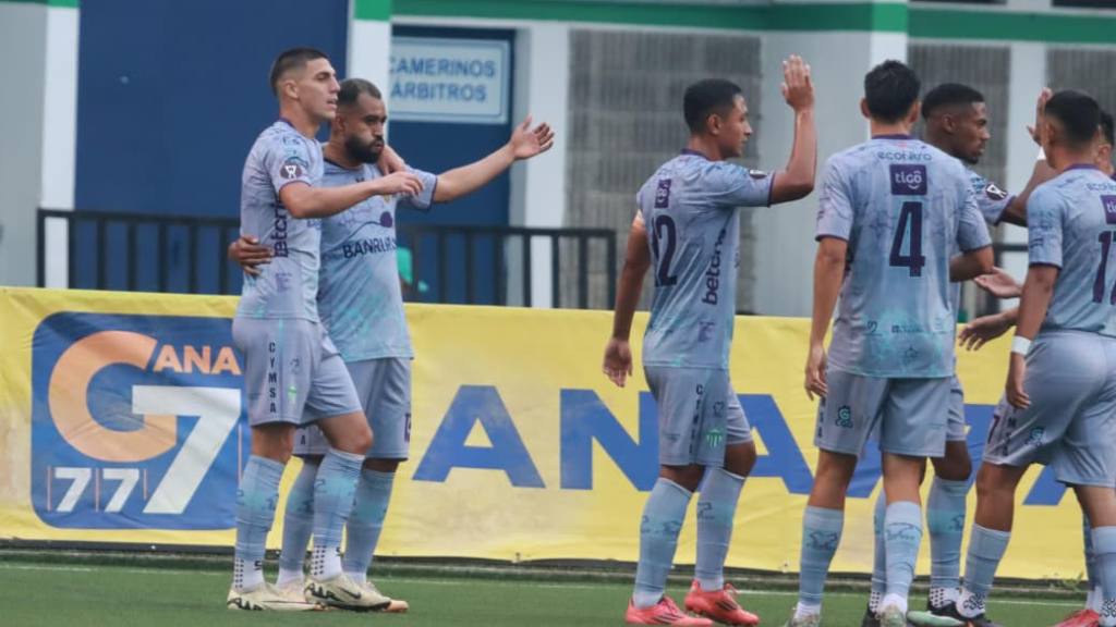 Celebración de Antigua GFC ante Comunicaciones | Alex Meoño