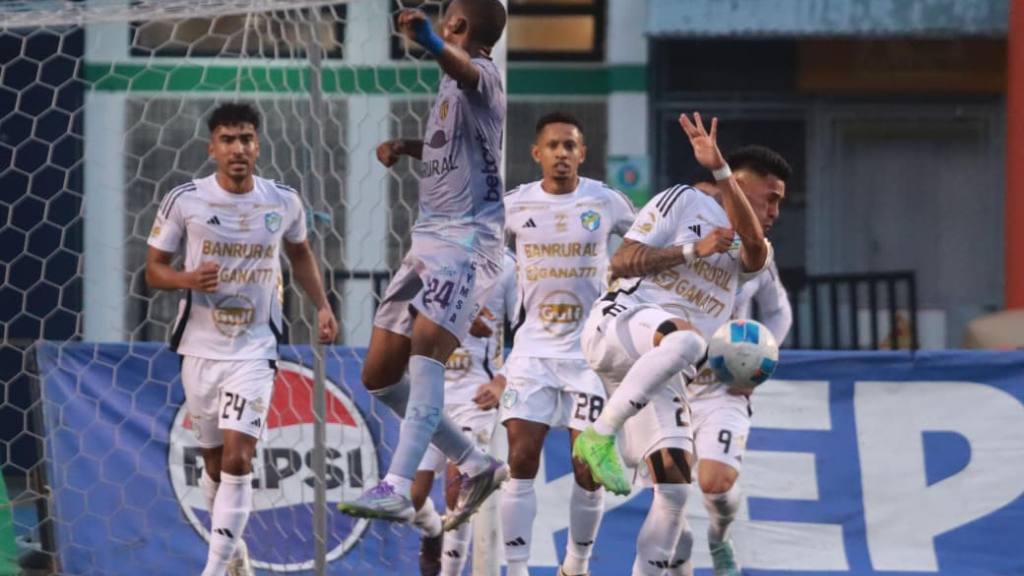 Partido entre Comunicaciones y Antigua GFC - Jornada 9 Apertura 2025 | Alex Meoño