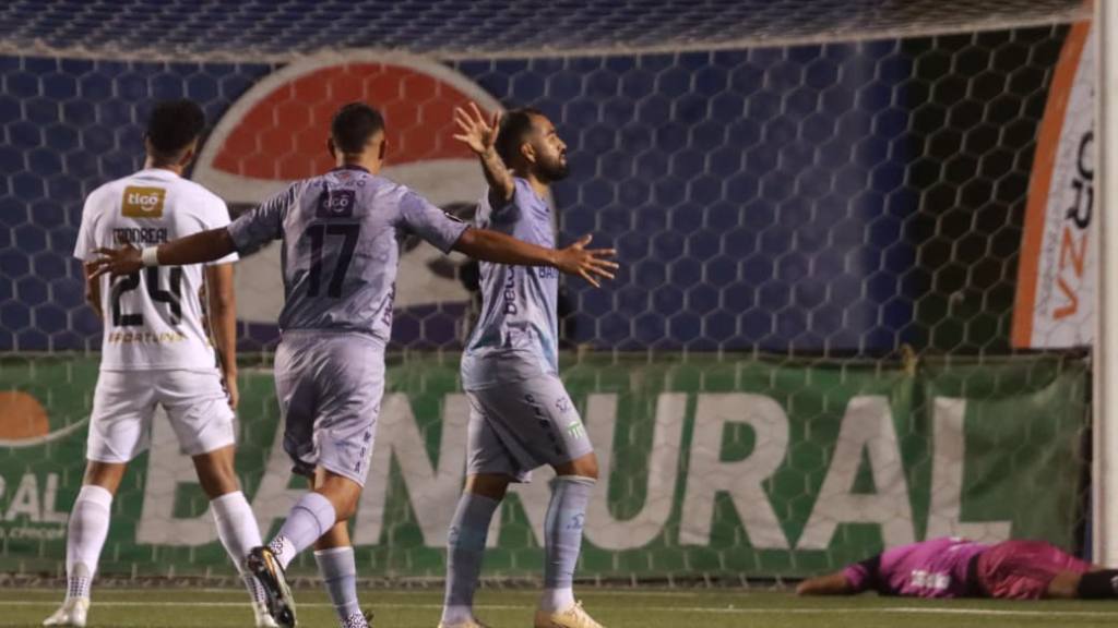 Celebración de Antigua GFC ante Comunicaciones | Alex Meoño