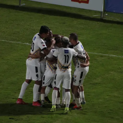 Aurora encontró el empate 2-2 ante Xelajú al 90+2 gracias a Diego Ruiz