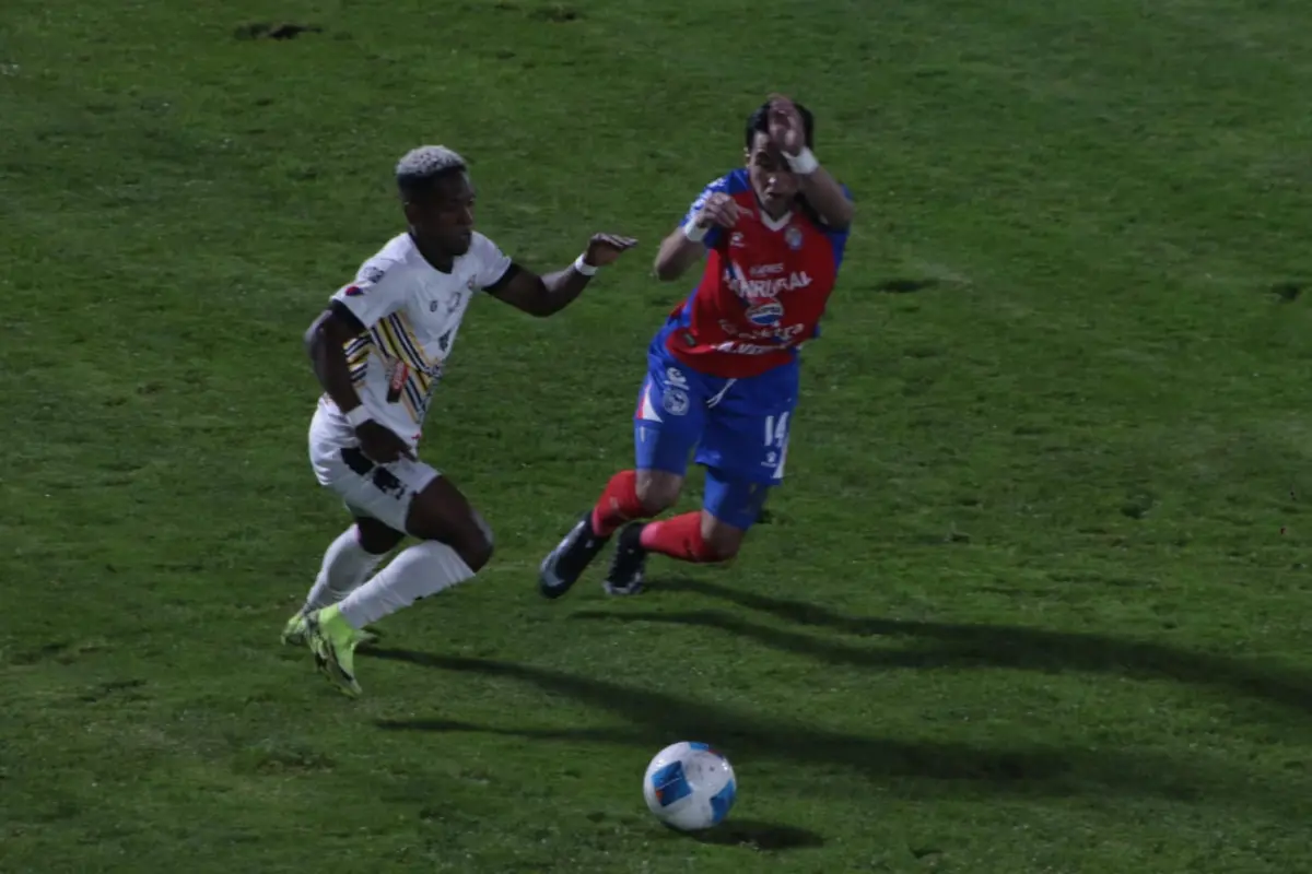 Xelajú y Aurora levantarán el telón en el Clausura 2026 de Guatemala - Willber Colloy