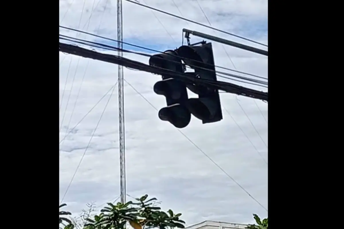 Los semáforos no están funcionando en sectores de zona 10 por falta de energía., PMT capitalina/Montejo