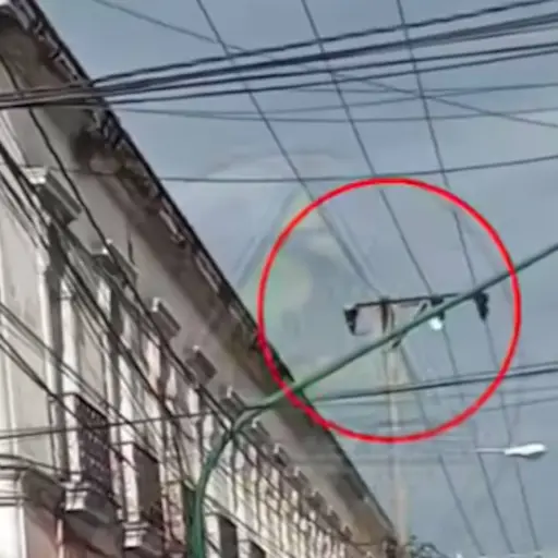 Explosión del tendido eléctrico en zona 1. ,Captura de pantalla video Facebook.