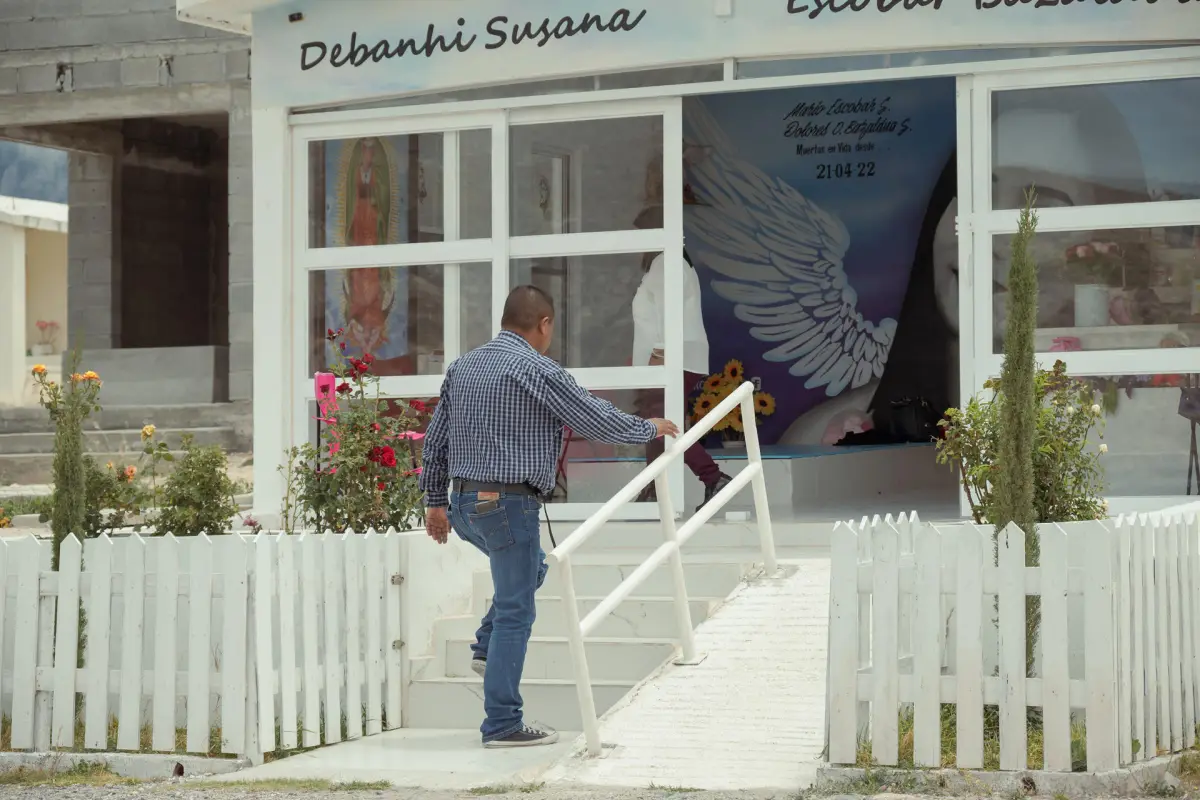 Fotografía cedida este miércoles por HBO Max y BTF Media, donde se observa un fragmento del documental ‘Debanhi: ¿Quién mató a nuestra hija?’,  EFE/ Hbo Max Y Btf Media /SOLO USO EDITORIAL/ NO VENTAS/ SOLO DISPONIBLE PARA ILUSTRAR LA NOTICIA QUE ACOMPAÑA (CRÉDITO OBLIGATORIO)
