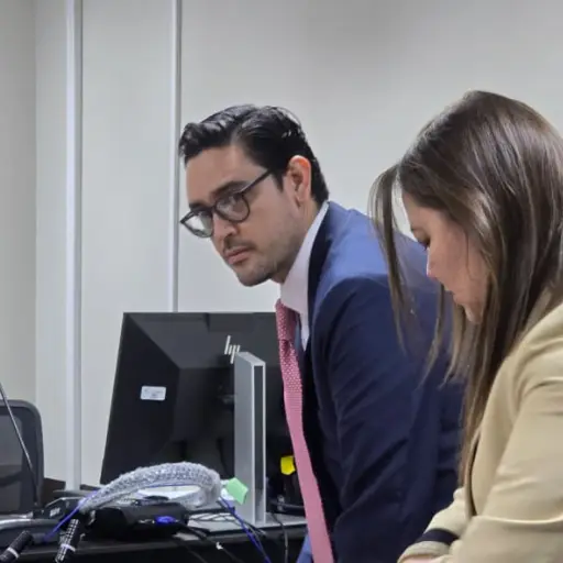 El abogado Francisco Gallardo se presentó de forma voluntaria para resolver su situación legal. ,Ángel Oliva