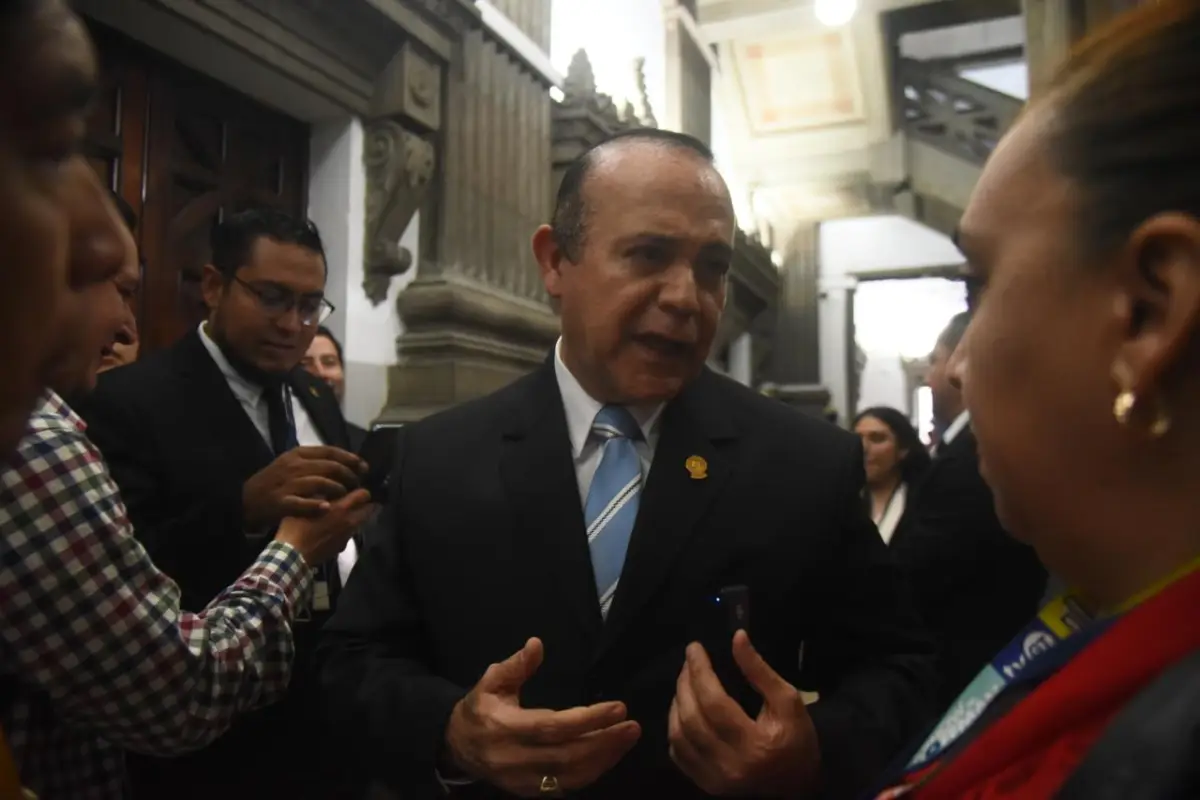 El PDH, José Alejandro Córdova, acudió al Congreso para la Sesión Solemne por el festejo de los 204 años de Independencia. , Omar Solís.