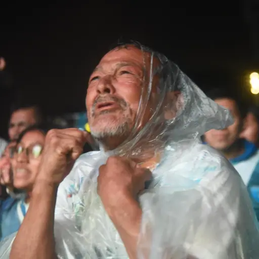 Aficionados disfrutaron los juegos de la Selección Nacional en La Plaza de zona 1 capital 