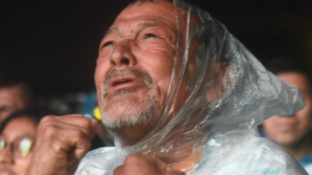 La Plaza: Aficionados de Selección Nacional de Guatemala | Omar Solís