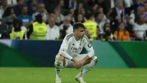 Raúl Asencio se suma a la lista de bajas del Real Madrid