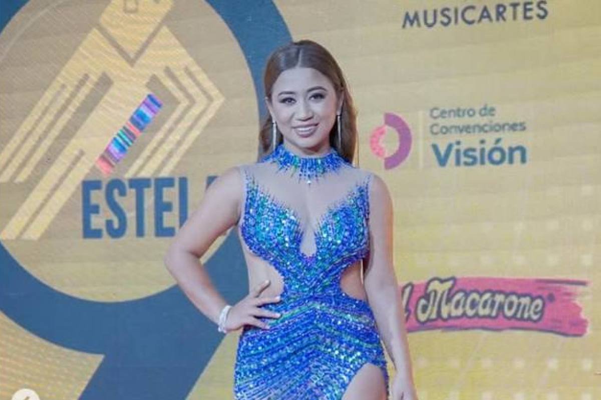 Esme La Chapina Presume Su Nuevo Auto