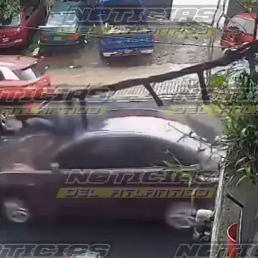 Fuerte accidente en ruta a Santa Catarina Pinula. ,Captura de pantalla video X.