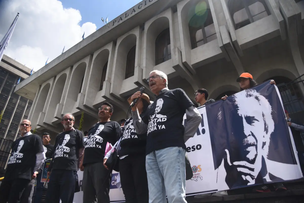 Un plantón para exigir la liberación del periodista José Rubén Zamora., Omar Solís/Emisoras Unidas