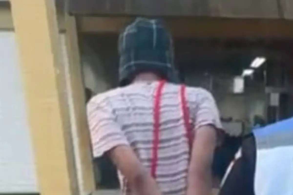 Hombre capturado por posesión de drogas., Captura de pantalla video X.