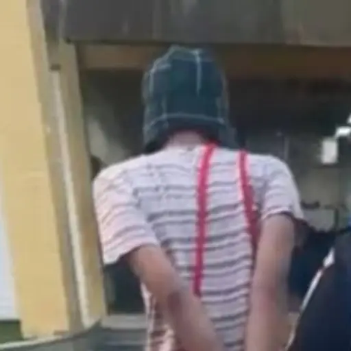 Hombre capturado por posesión de drogas. ,Captura de pantalla video X.