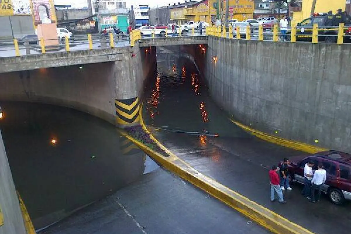 Paso a desnivel en zona 11, Conred 