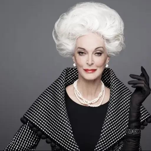 Carmen DellOrefice  ,Redes sociales