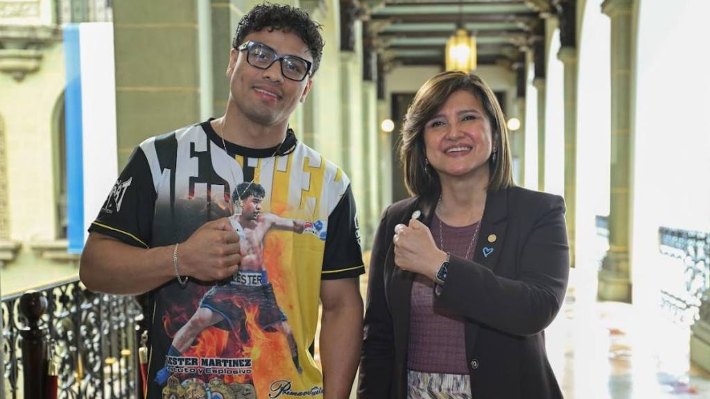 Visita de Lester Martínez al Palacio Nacional de la Cultura  |  Byron de la Cruz