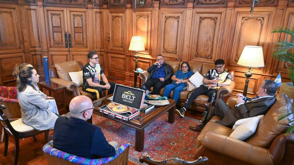 Visita de Lester Martínez al Palacio Nacional de la Cultura  | @BArevalodeLeon