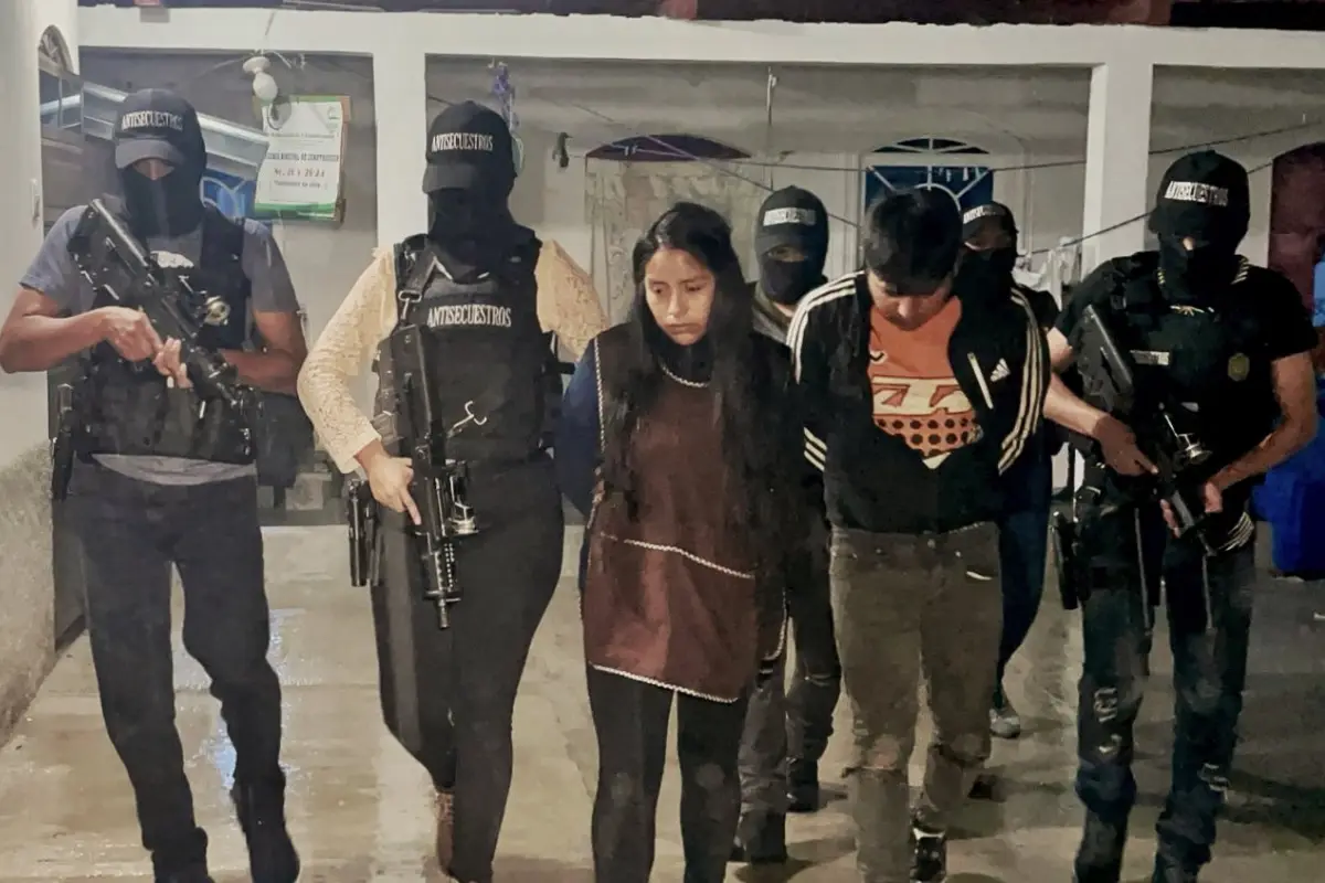 Investigadores del Comando Antisecuentros detuvieron a dos personas, durante la liberación de una niña de 9 años, en Buena Vista, zona 8 de Chimaltenango., Foto Mingob