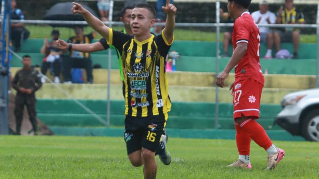 Celebración de Aurora ante Malacateco | Alex Meoño