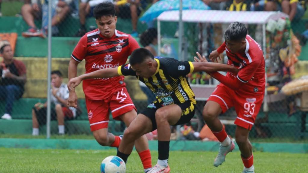 Partido entre Aurora y Malacateco por la octava jornada del Apertura 2025 | Alex Meoño