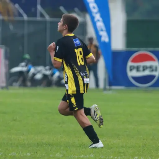 Nicolás Cordero, de 15 años, debutó en Liga Nacional con el Aurora 