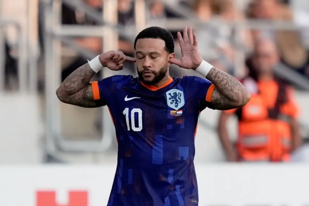 Memphis Depay supera a Robin van Persie como máximo goleador de Países Bajos 