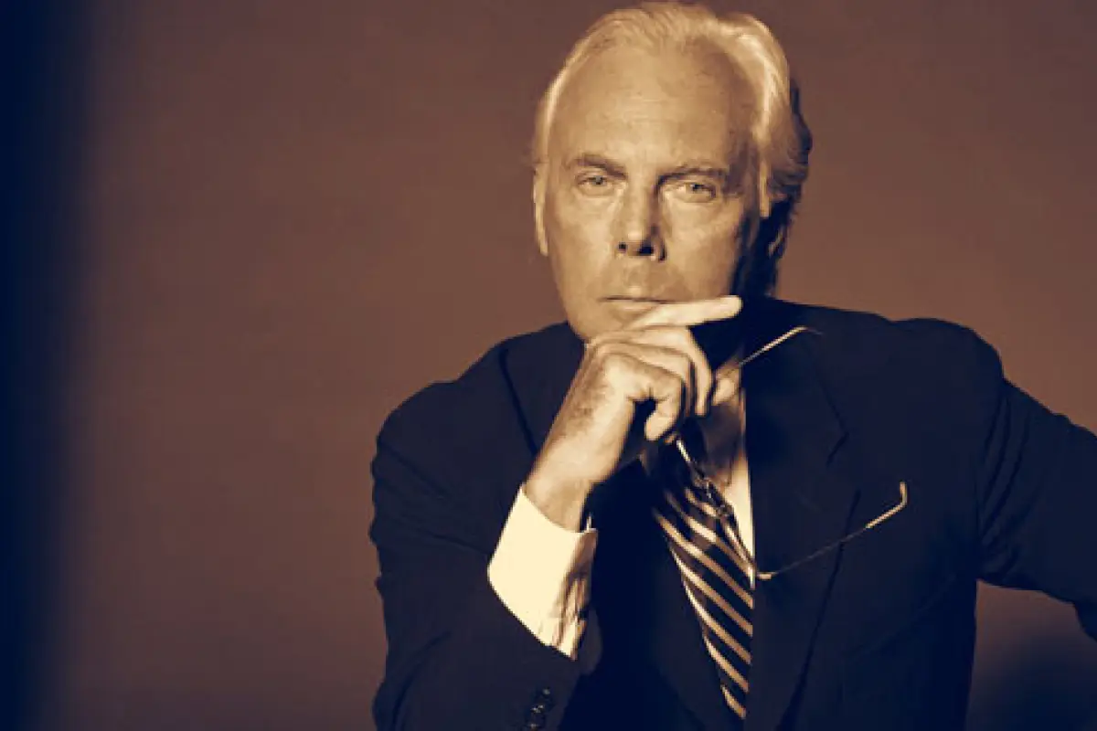 Giorgio Armani, Facebook