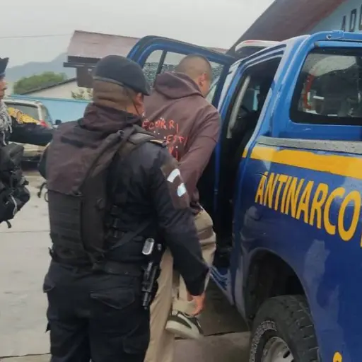 Las autoridades educativas entregaron al estudiante a la PNC. ,PNC