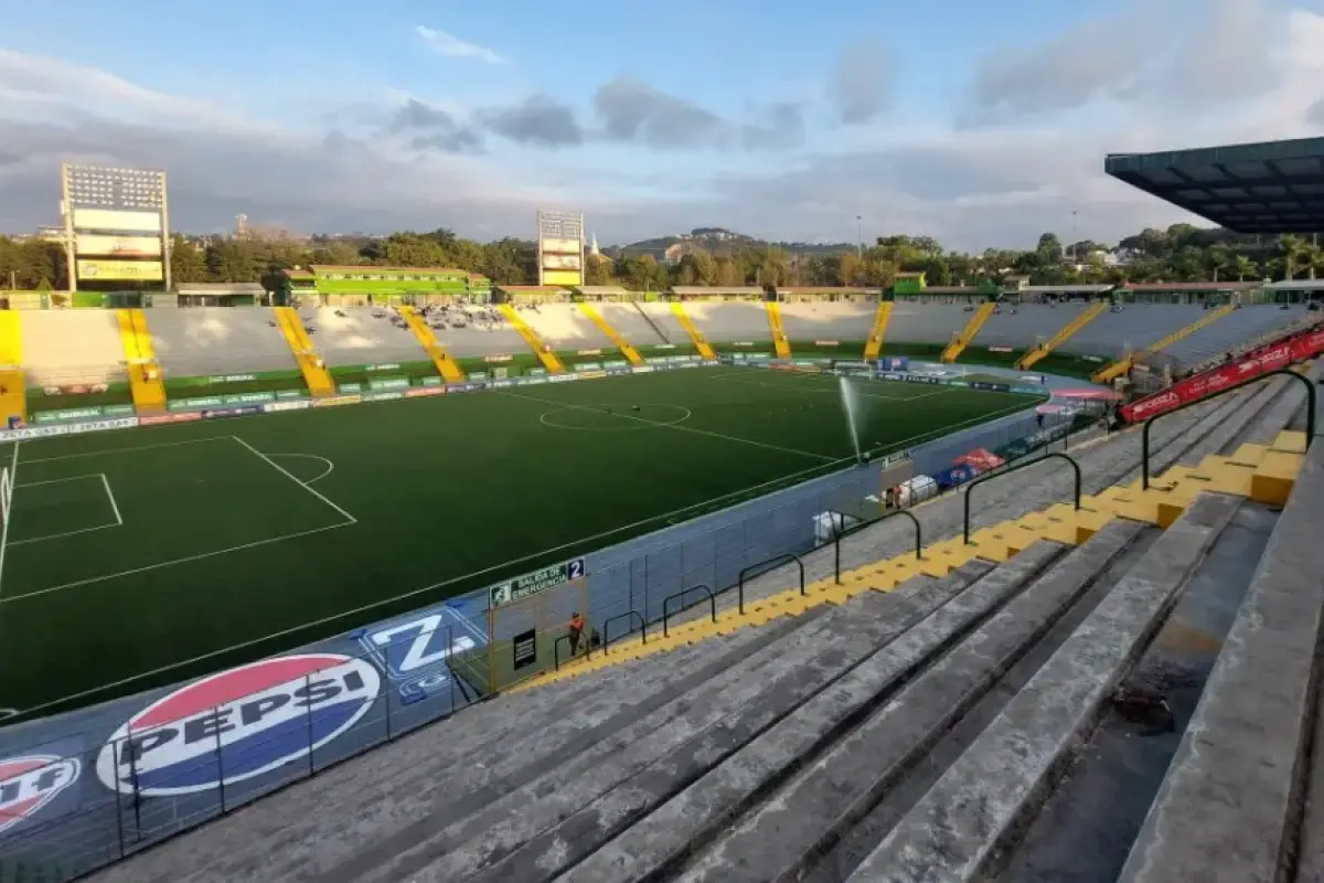 Estadio Cementos Progreso 