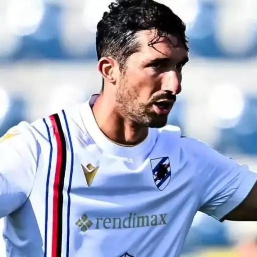 lessandro Bellemo, centrocampista del Sampdoria y excapitán del Como 1907 de Cesc Fàbregas