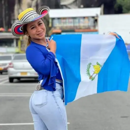 Esme La Chapina ,Instagram