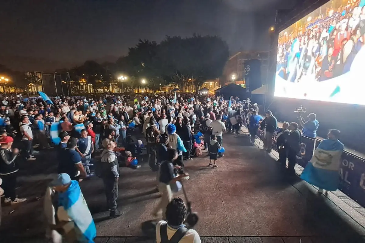 Este es el ambiente en la Plaza de la Constitución., Foto Omar Solís