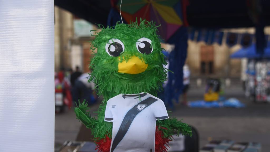 GuatemaltecosacudenalaplazaaobservareljuegodelaseleccionImage2025-09-04at5.18.09PM | 