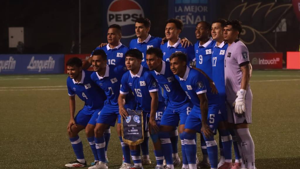 Partido entre Guatemala y El Salvador por las Eliminatorias Mundialistas | Alex Meoño